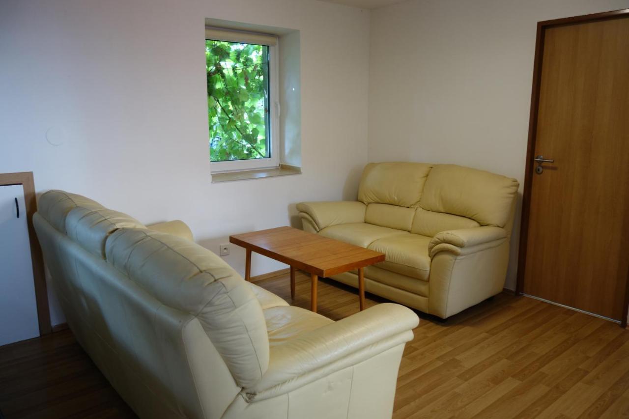 Apartman Hulin, Chrastany - Bily Экстерьер фото