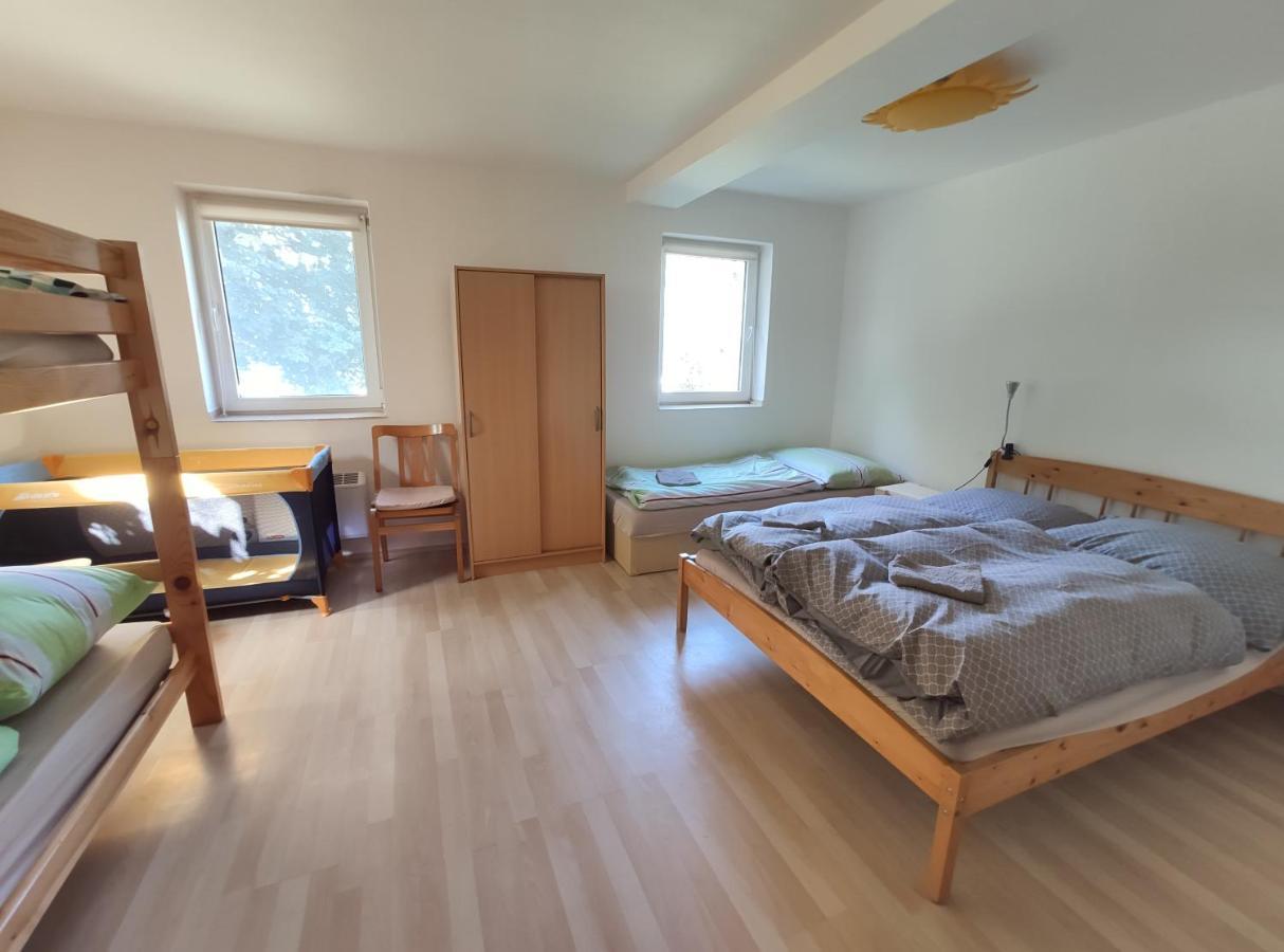 Apartman Hulin, Chrastany - Bily Экстерьер фото